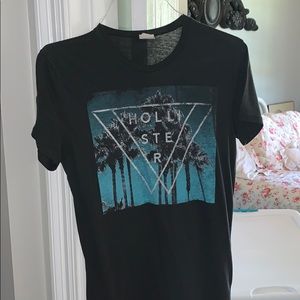 comfortable Hollister T-shirt!